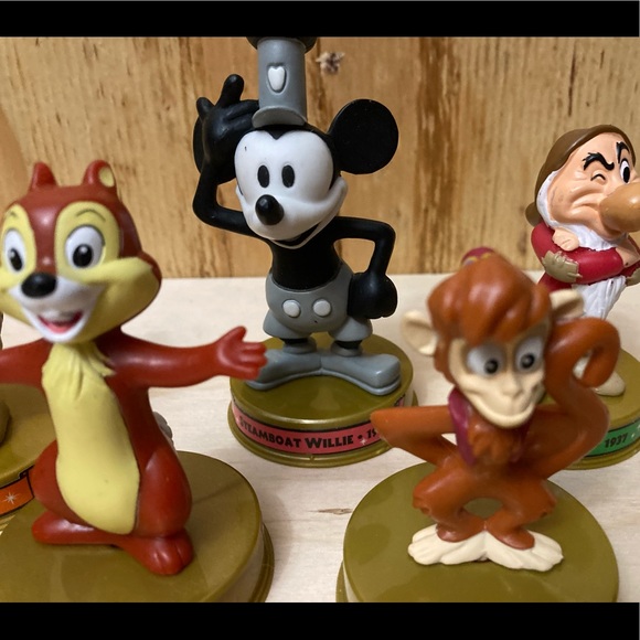 Lot of 7 McDonald’s 100 Years of Magic Disney Toys - Picture 6 of 6